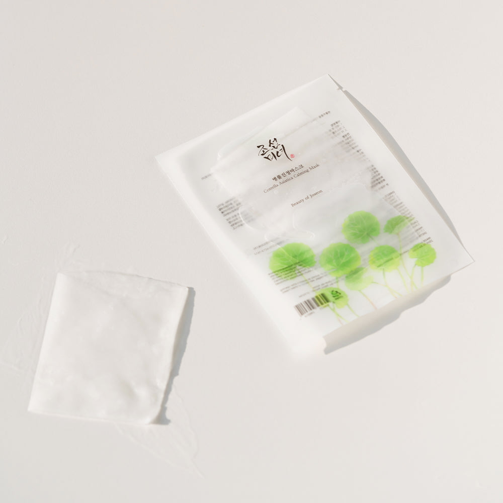Beauty of Joseon Centella Asiatica Calming Sheet Mask op een lichte ondergrond