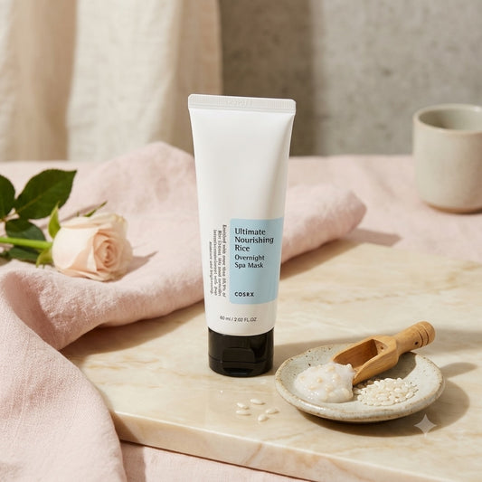 COSRX Ultimate Nourishing Rice Overnight Spa Mask op een lichte ondergrond