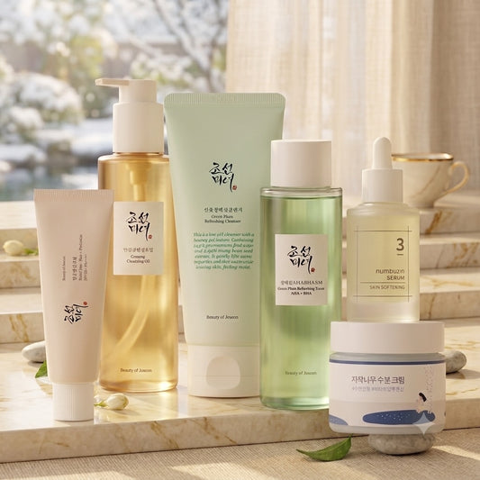 Glow Up Lovers Bundel met skincare producten op een lichte ondergrond