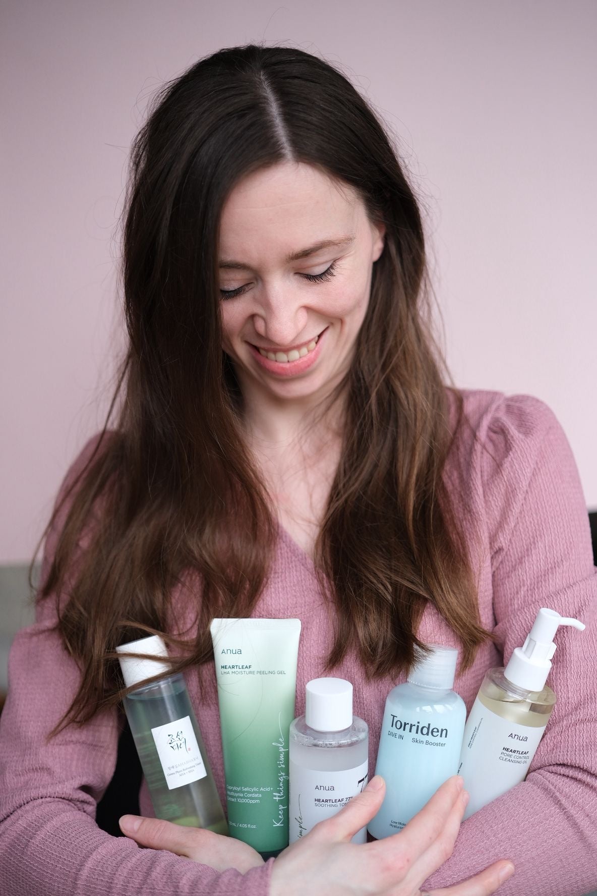 Eigenaresse van Korean Skin World met Koreaanse skincareproducten