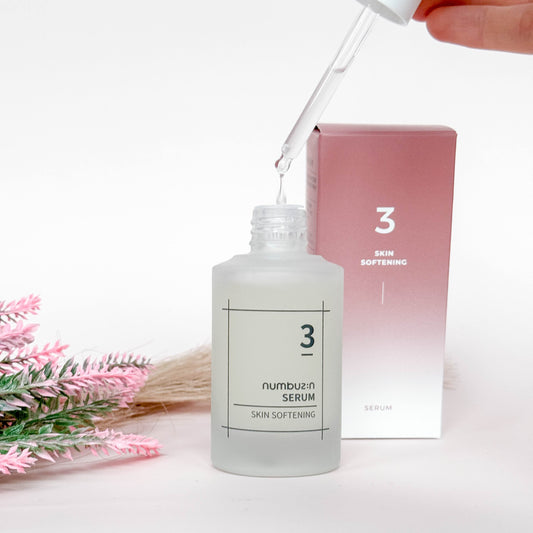 Numbuzin No.3 Skin Softening Serum naast de verpakking