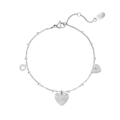 Armband met hartjesbedels