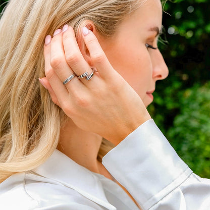 Ring met gedraaid patroon